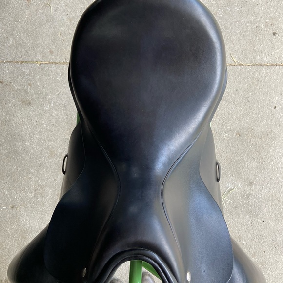 Custom Saddlery Steffen’s Advantage Dressage Saddle 17.5 M - Picture 7 of 16